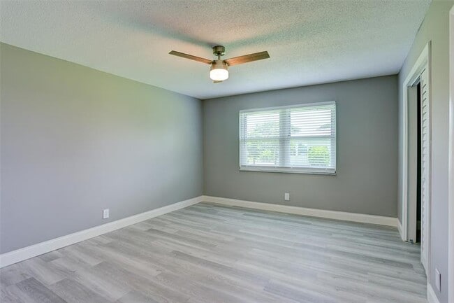 Building Photo - 185 N High Point