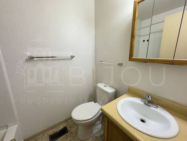 Building Photo - 2146 Baltimore Cir