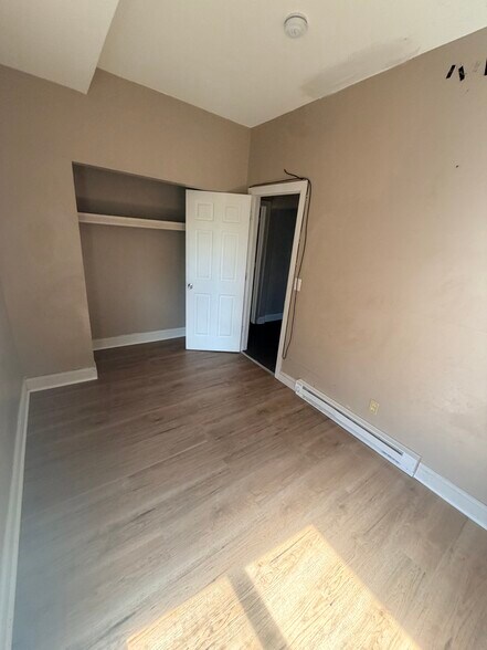 bedroom 3 - 51 Seyms St