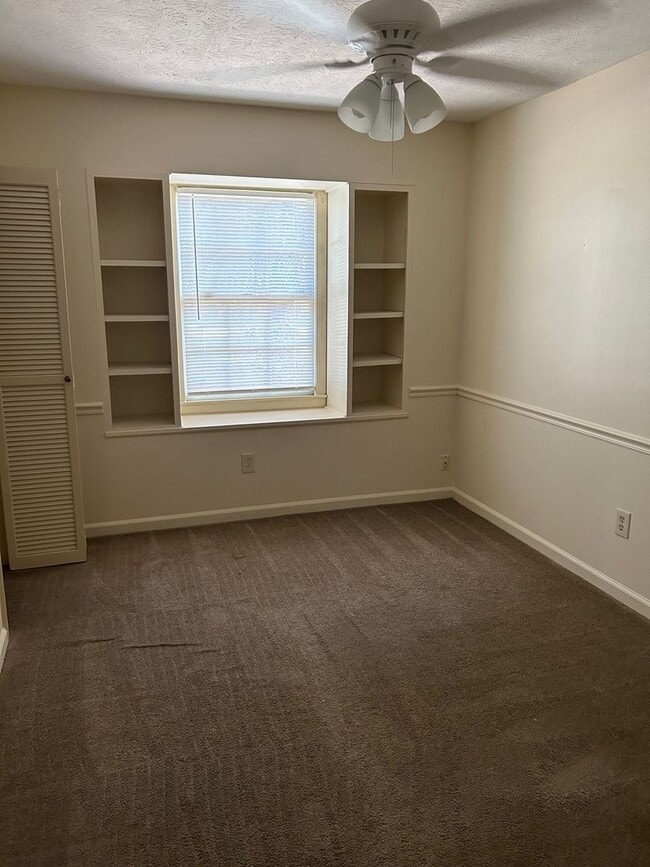 Building Photo - Southside Savannah -Windsor Forest West