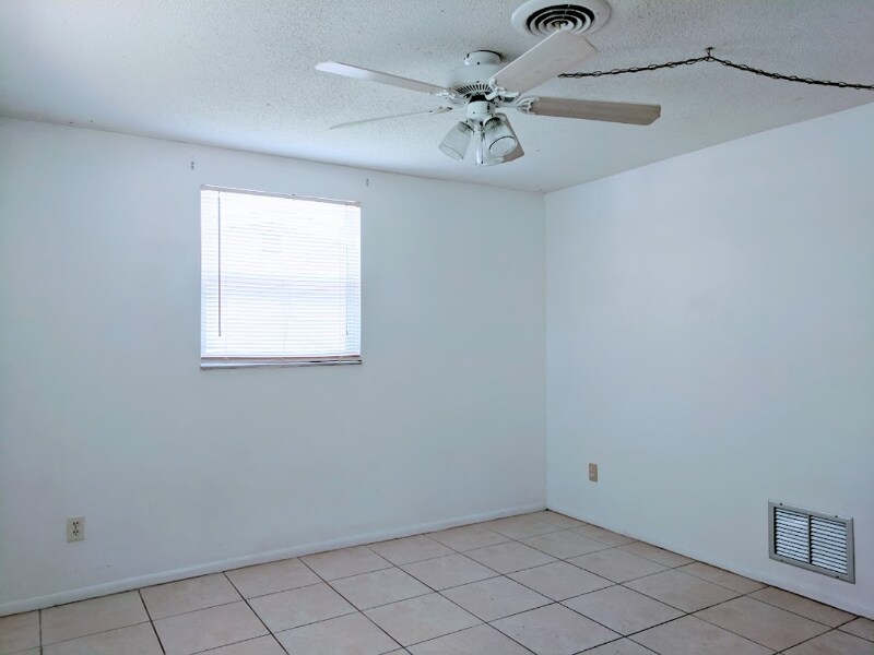 Building Photo - 8283 Pelican Rd