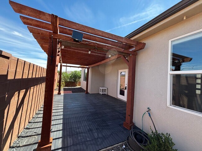 Building Photo - ADORABLE HOUSE FOR RENT IN HURRICANE