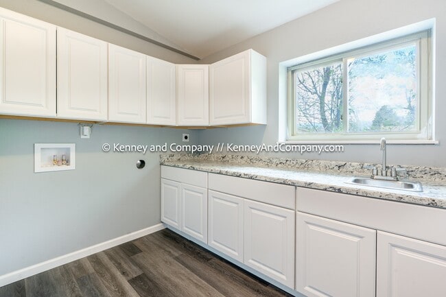 Building Photo - 1421 Querida Dr