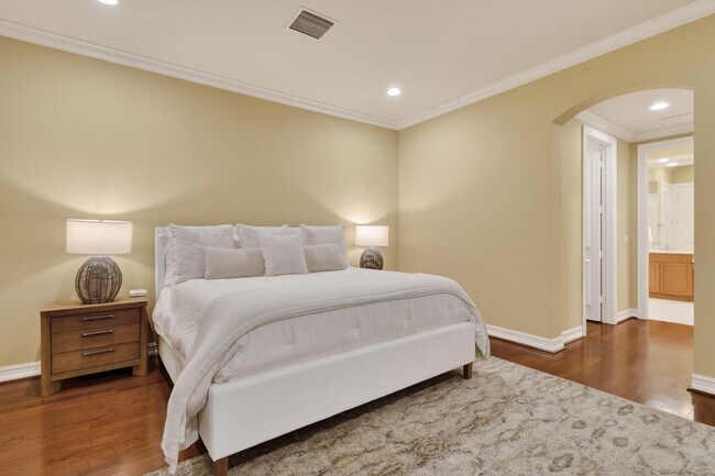 Building Photo - 353 Chambord Terrace