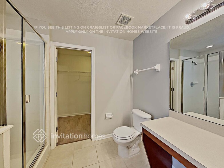 Building Photo - 858 Collinswood Dr