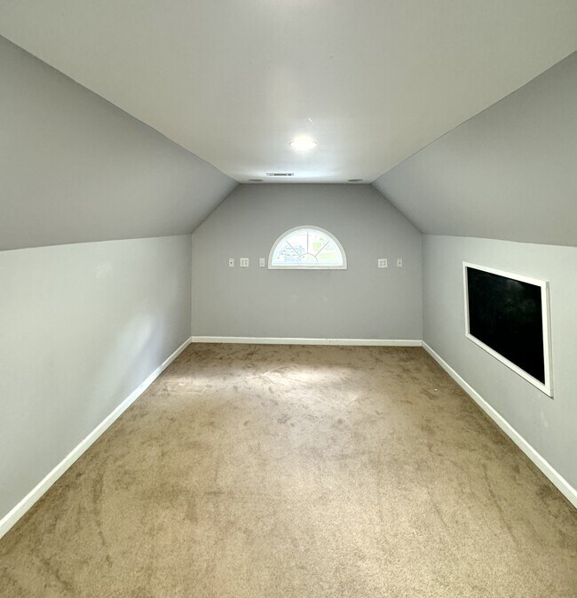 Building Photo - 125 Witheridge Dr