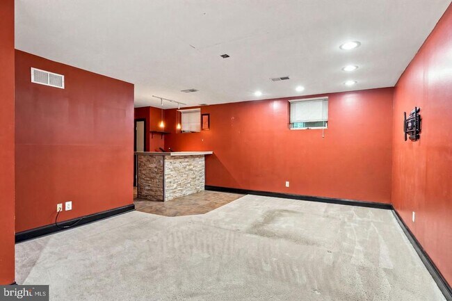 Building Photo - 40 Woodstream Ct
