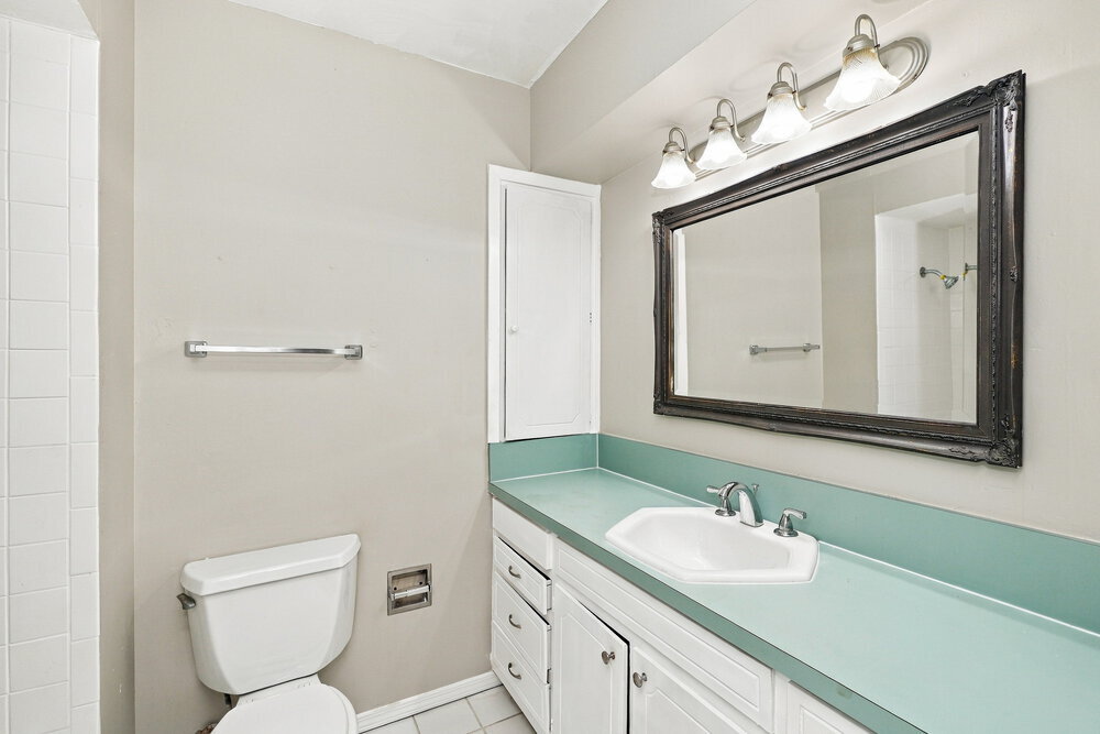 Building Photo - 2532 Belhaven Dr