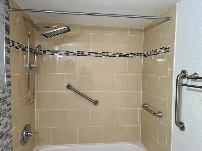 Building Photo - 3845 S Lake Dr