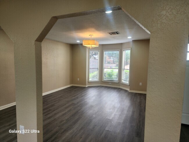 Building Photo - 2275 Edson Dr