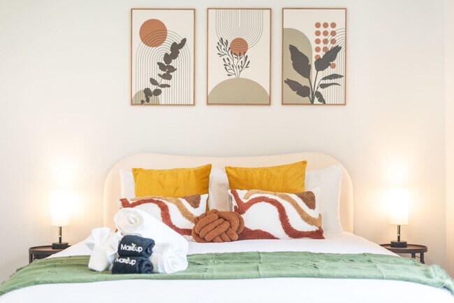 Building Photo - 4225 N 32nd Pl