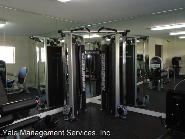 Building Photo - 18355 Collins St