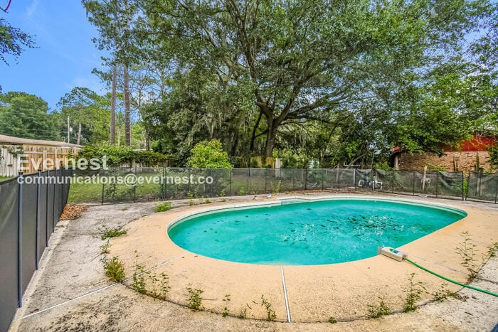 Building Photo - 3323 Lakemar Pl