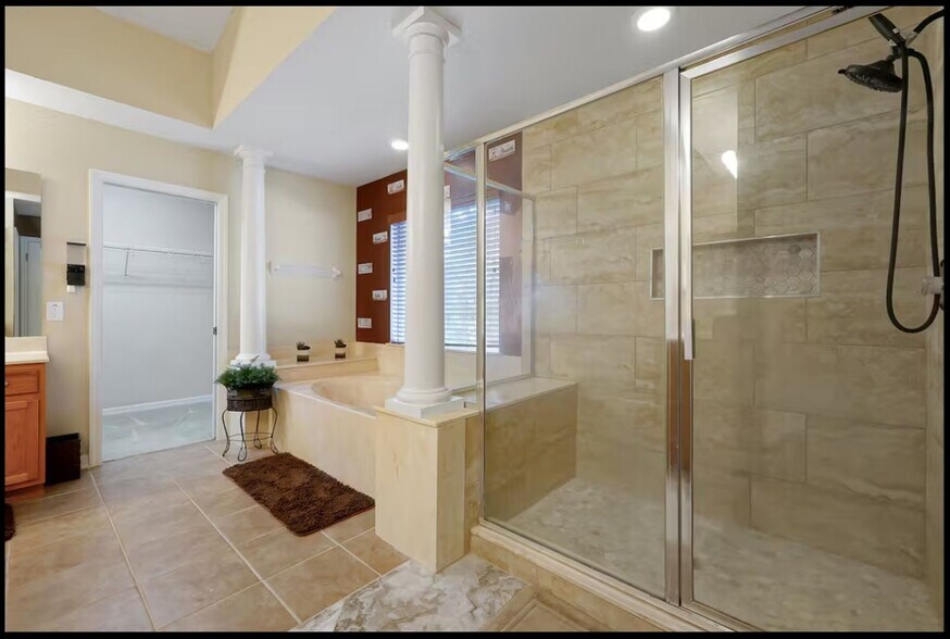 Building Photo - 2772 Ponkan Summit Dr