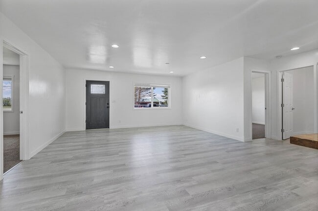 Building Photo - COUNTRY CHARMER 3 BED 2 BATH HOME IN CHESTER