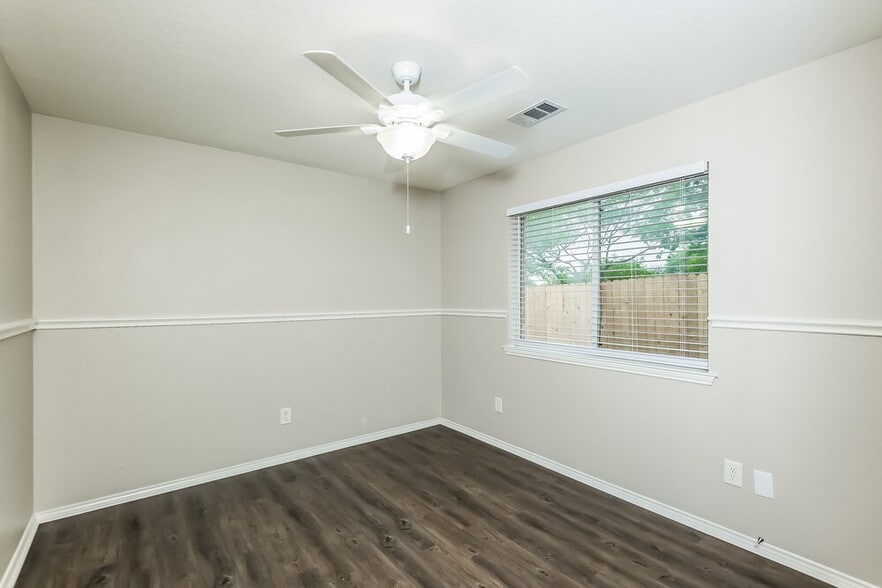 Building Photo - 6072 Grand Champion Blvd