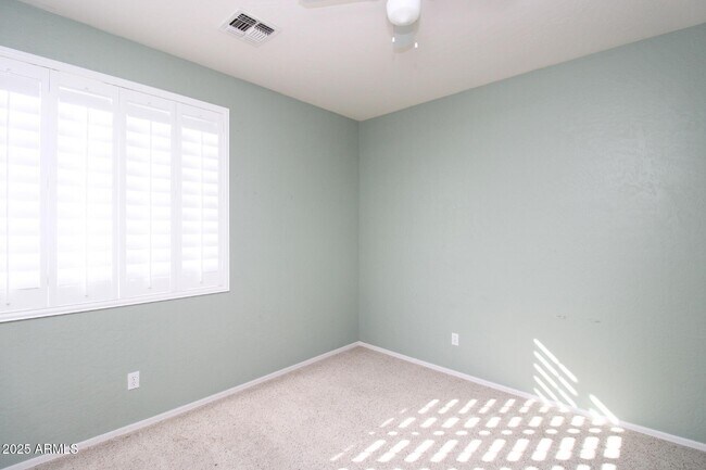 Building Photo - 3316 E Kingbird Pl