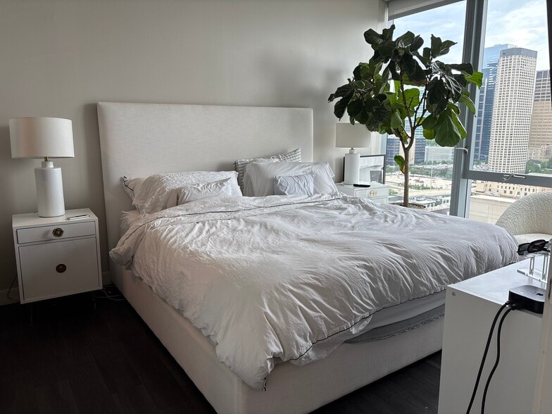 Building Photo - 229 S Peoria St