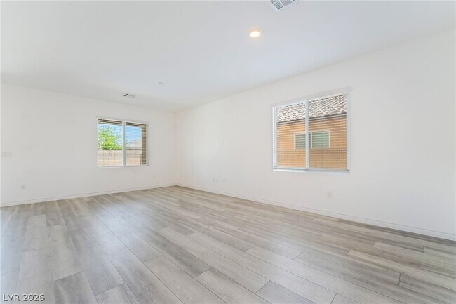 Building Photo - 3952 Henny Ave