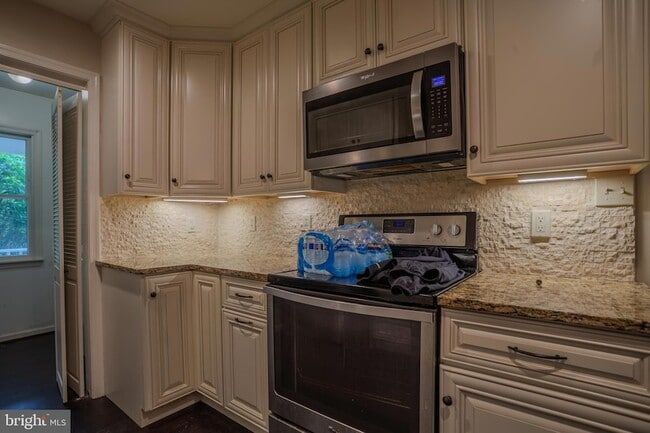Building Photo - 309 Old Shady Grove Ln