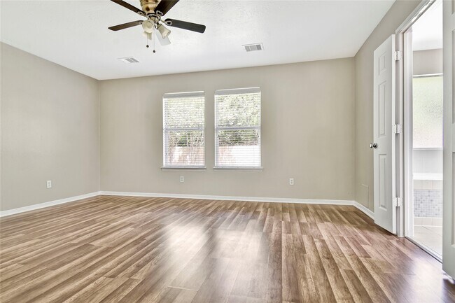 Building Photo - 5601 Savannah Woods Ln