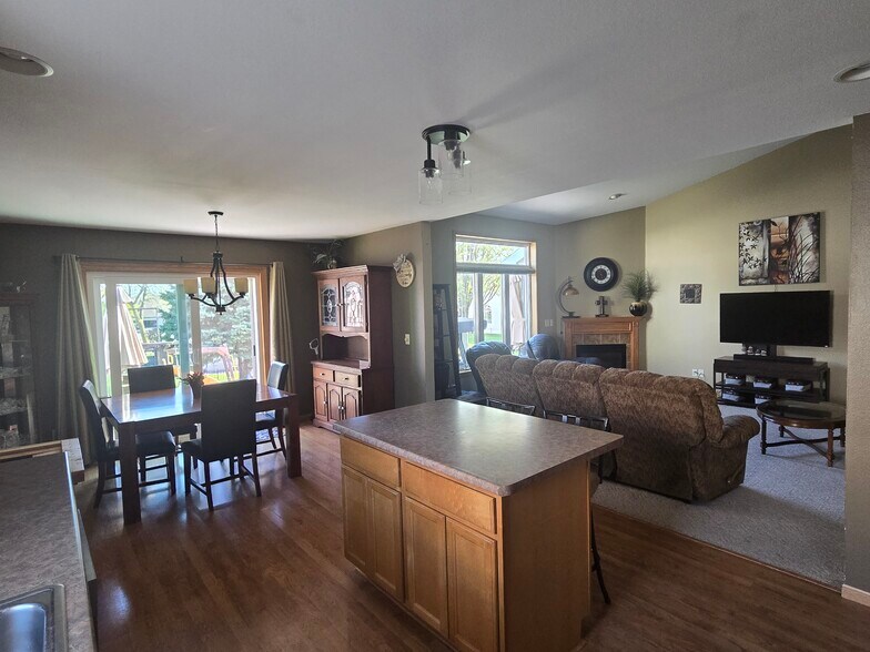 Building Photo - 541 Kramer Ln