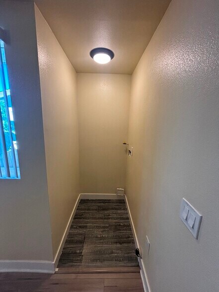 Building Photo - 457 E 30th St