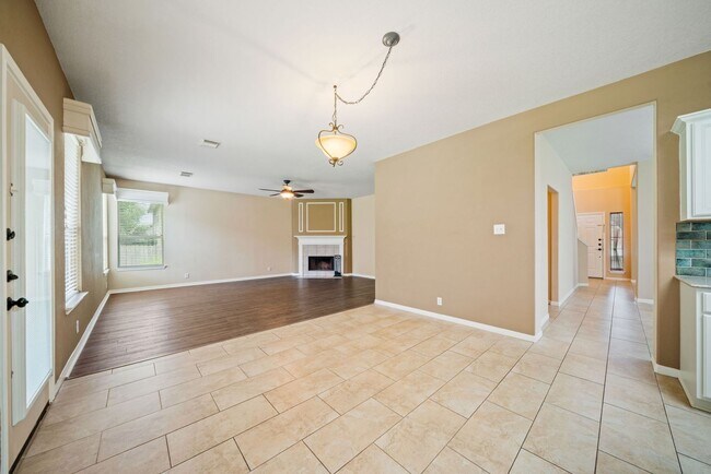 Building Photo - Executive Greenshire Living in Schertz, TX...