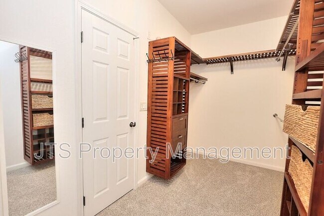 Building Photo - 2040 San Esteban Cir