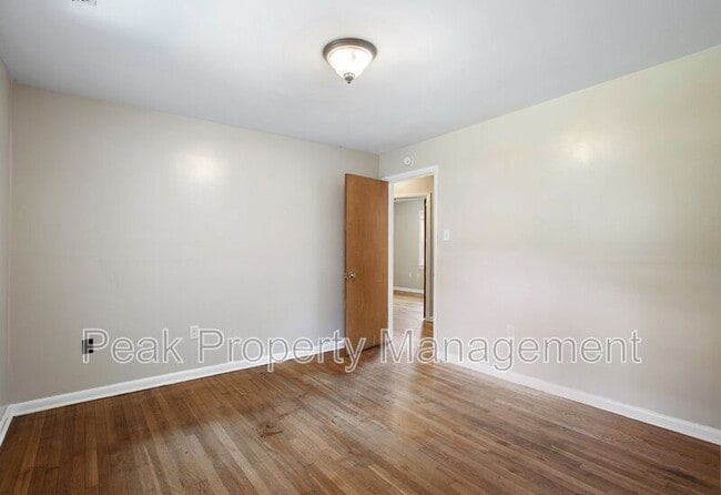 Building Photo - 1407 Northbury Ave