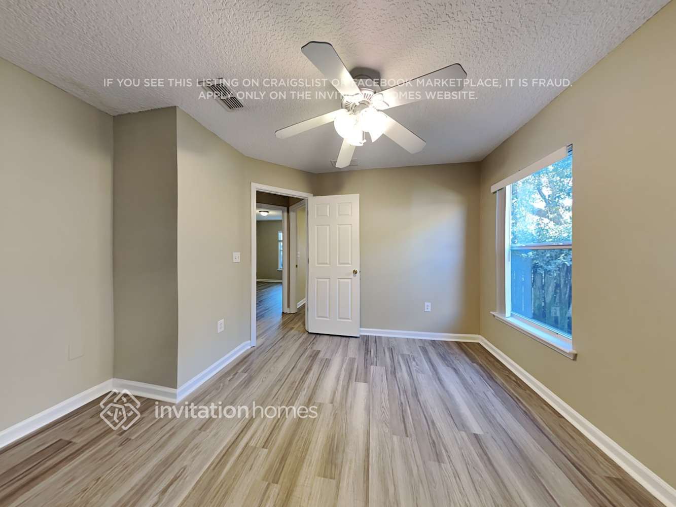 Building Photo - 1433 Woodland View Dr