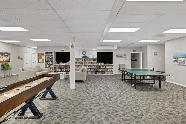 Building Photo - 3 Bedroom Home In Southgate!