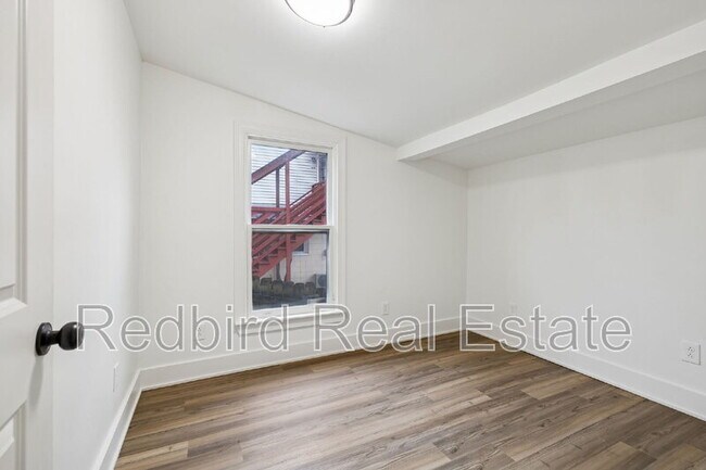 Building Photo - 611 S 12th St