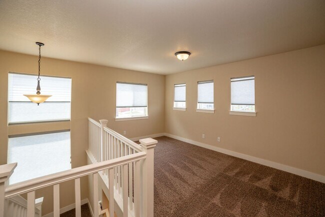 Building Photo - Bright & Spacious 3 Bed + Loft | 3-Car Garage in North Fort Collins