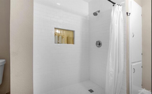 Building Photo - 27 13th St