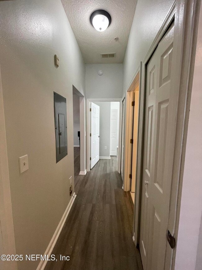 Building Photo - 6057 Maggies Cir