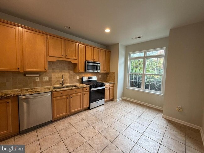 Building Photo - 412 Kintyre Ln