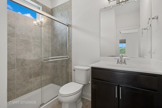 Building Photo - 1434 Somerset Pl