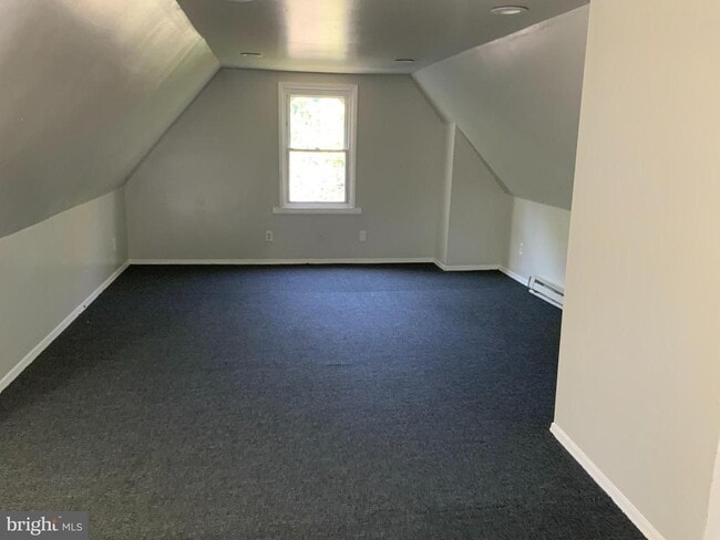 Building Photo - 433 Bentley Ave