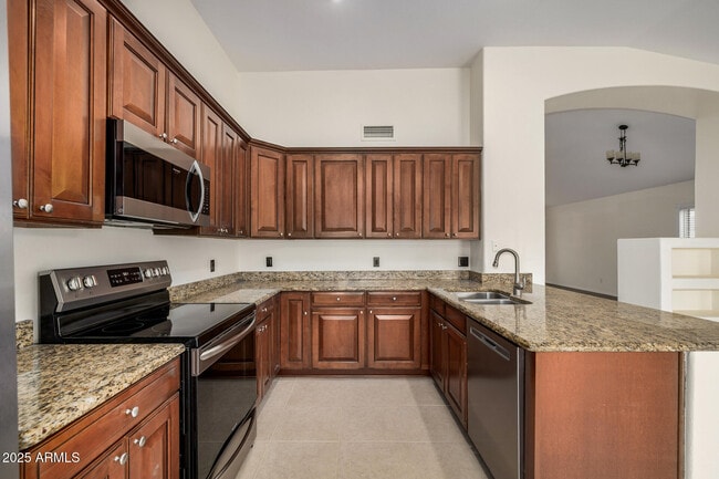 Building Photo - 15002 S 47th St