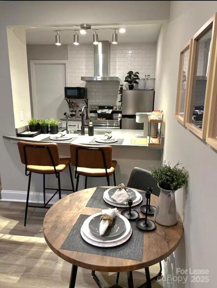 Building Photo - 2000 Patio Ct