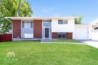 Building Photo - 2919 Sesame Cir