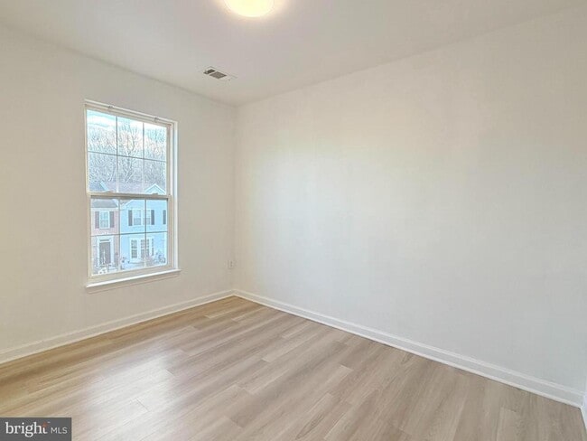 Building Photo - 66 Alexis Dr