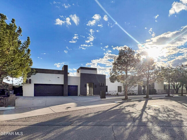 Building Photo - 508 Canyon Springs Dr