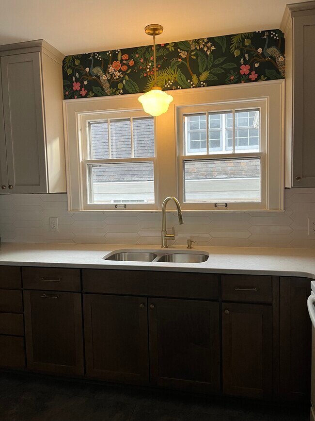 Building Photo - 1650 S 5th St