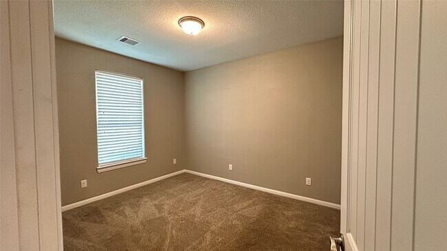 Building Photo - 25221 Armagh Rd