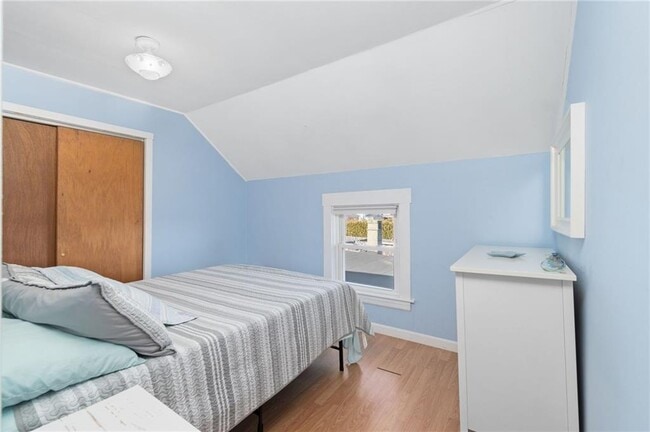 Building Photo - 15 Cedar Ave