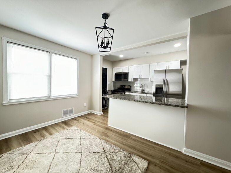 Building Photo - 1629 Searles Rd