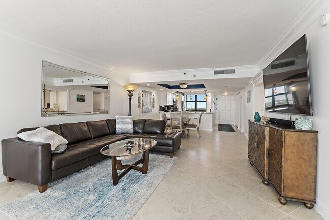 Building Photo - 840 Ocean Dr
