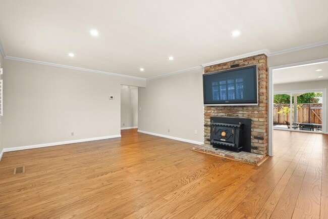 Building Photo - 5525 Amby Dr